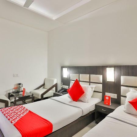 Oyo 2351 Hotel Golden Plaza Ahmadábád Kültér fotó