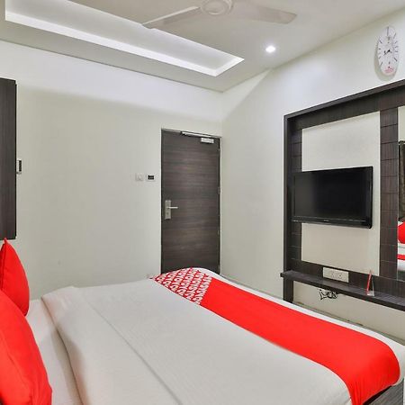 Oyo 2351 Hotel Golden Plaza Ahmadábád Kültér fotó