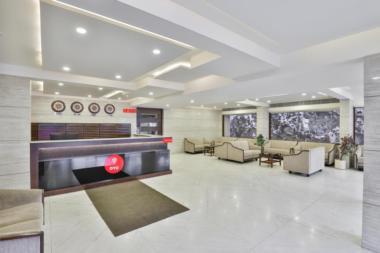 Oyo 2351 Hotel Golden Plaza Ahmadábád Kültér fotó