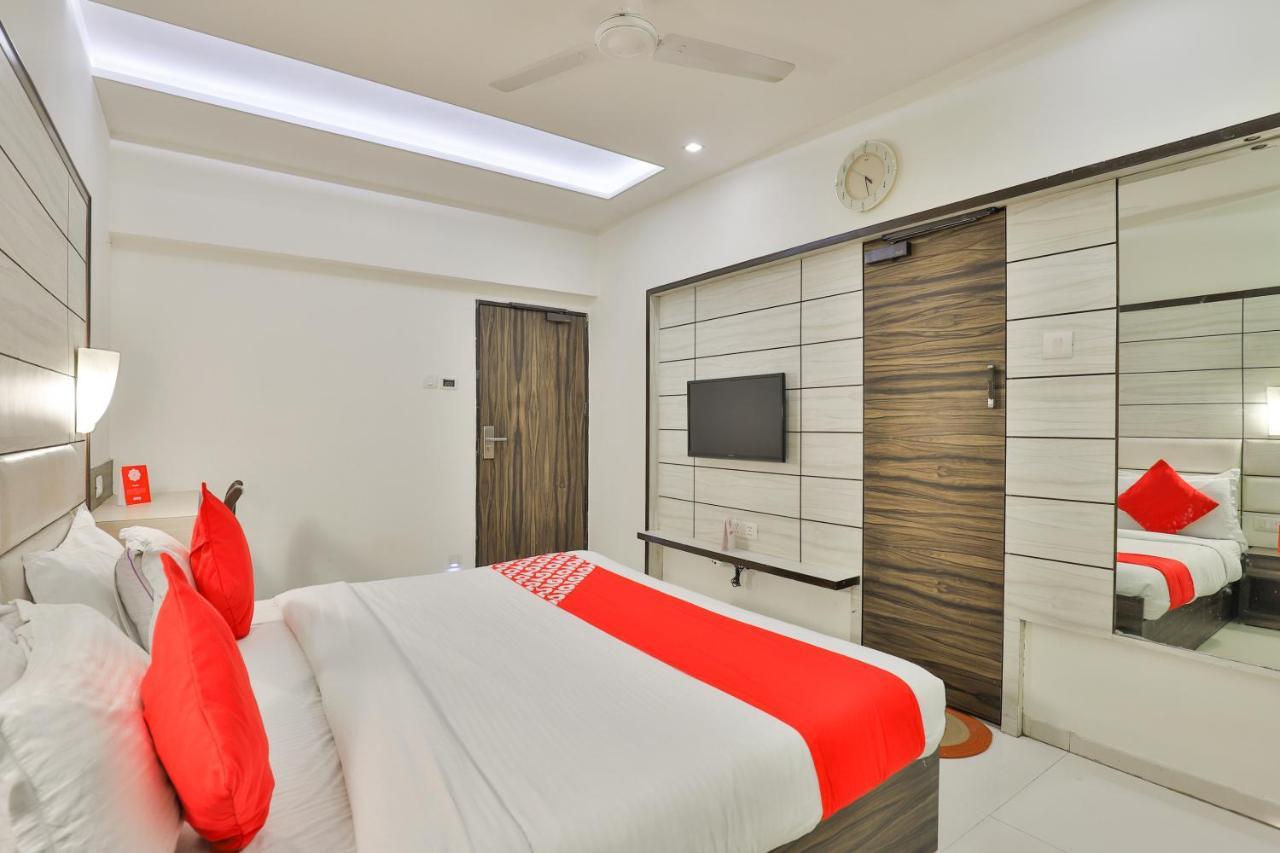 Oyo 2351 Hotel Golden Plaza Ahmadábád Kültér fotó