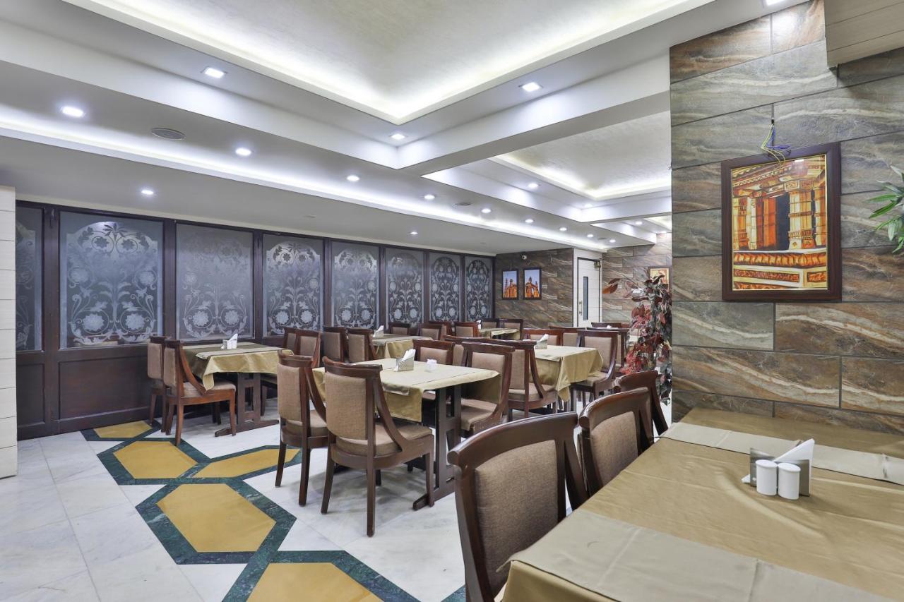 Oyo 2351 Hotel Golden Plaza Ahmadábád Kültér fotó