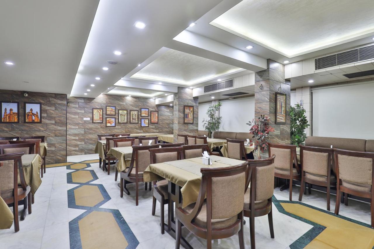 Oyo 2351 Hotel Golden Plaza Ahmadábád Kültér fotó