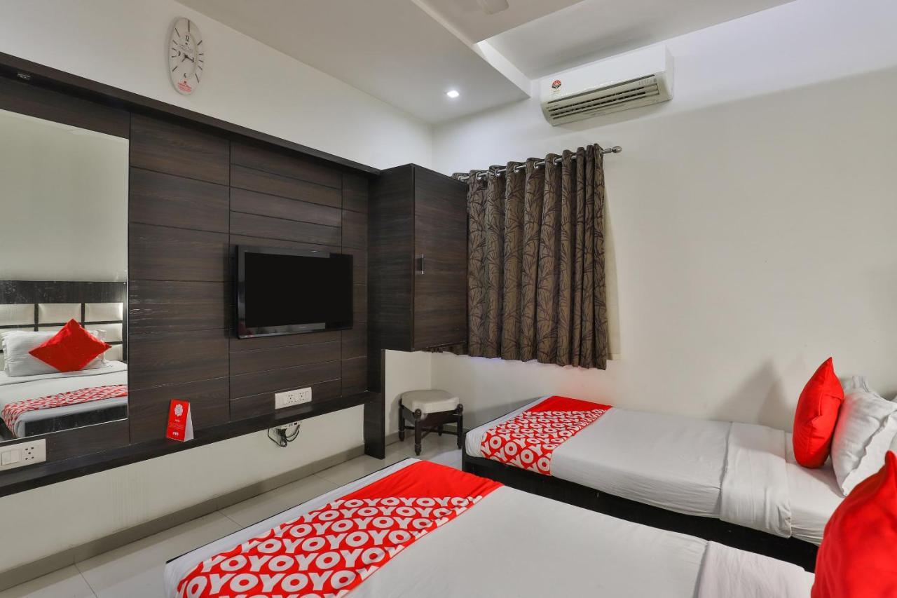 Oyo 2351 Hotel Golden Plaza Ahmadábád Kültér fotó