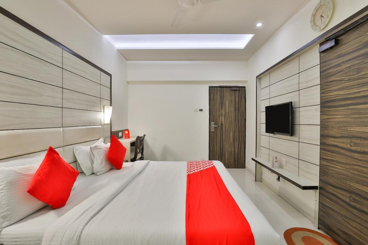Oyo 2351 Hotel Golden Plaza Ahmadábád Kültér fotó