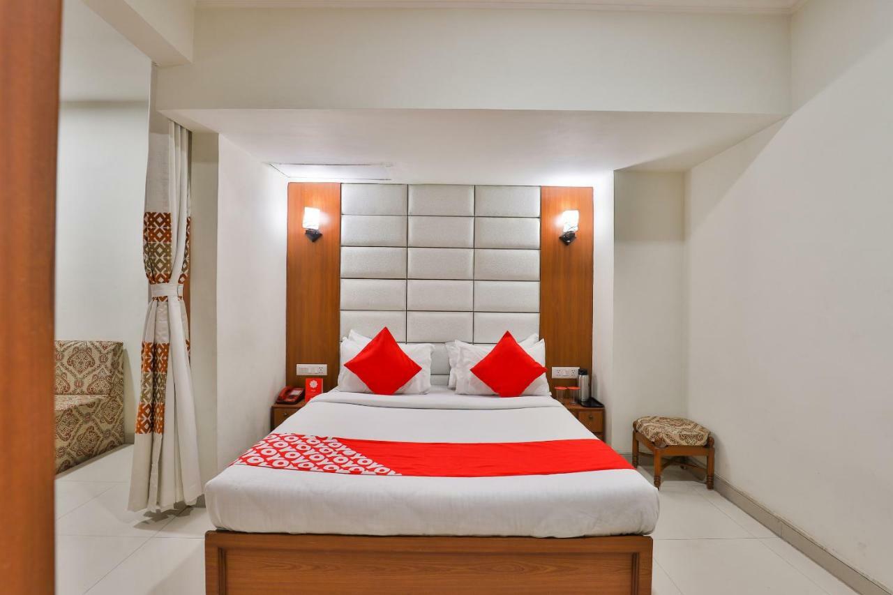 Oyo 2351 Hotel Golden Plaza Ahmadábád Kültér fotó